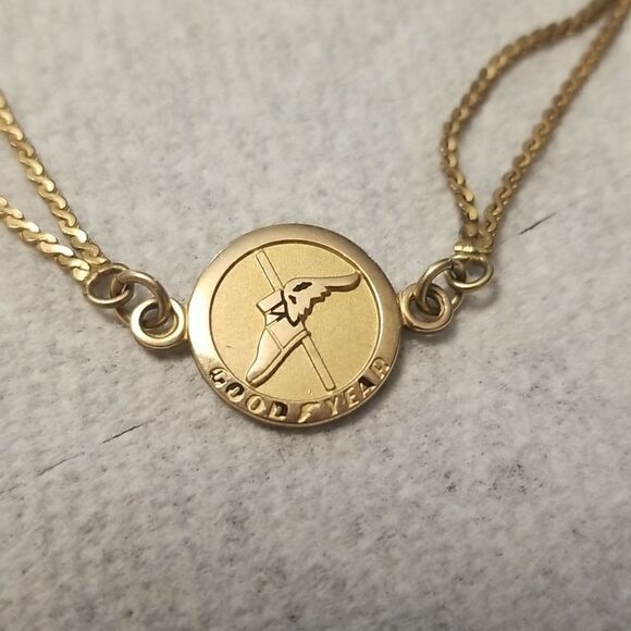 10kG/F Good year bracelet  - Picture 2 of 6